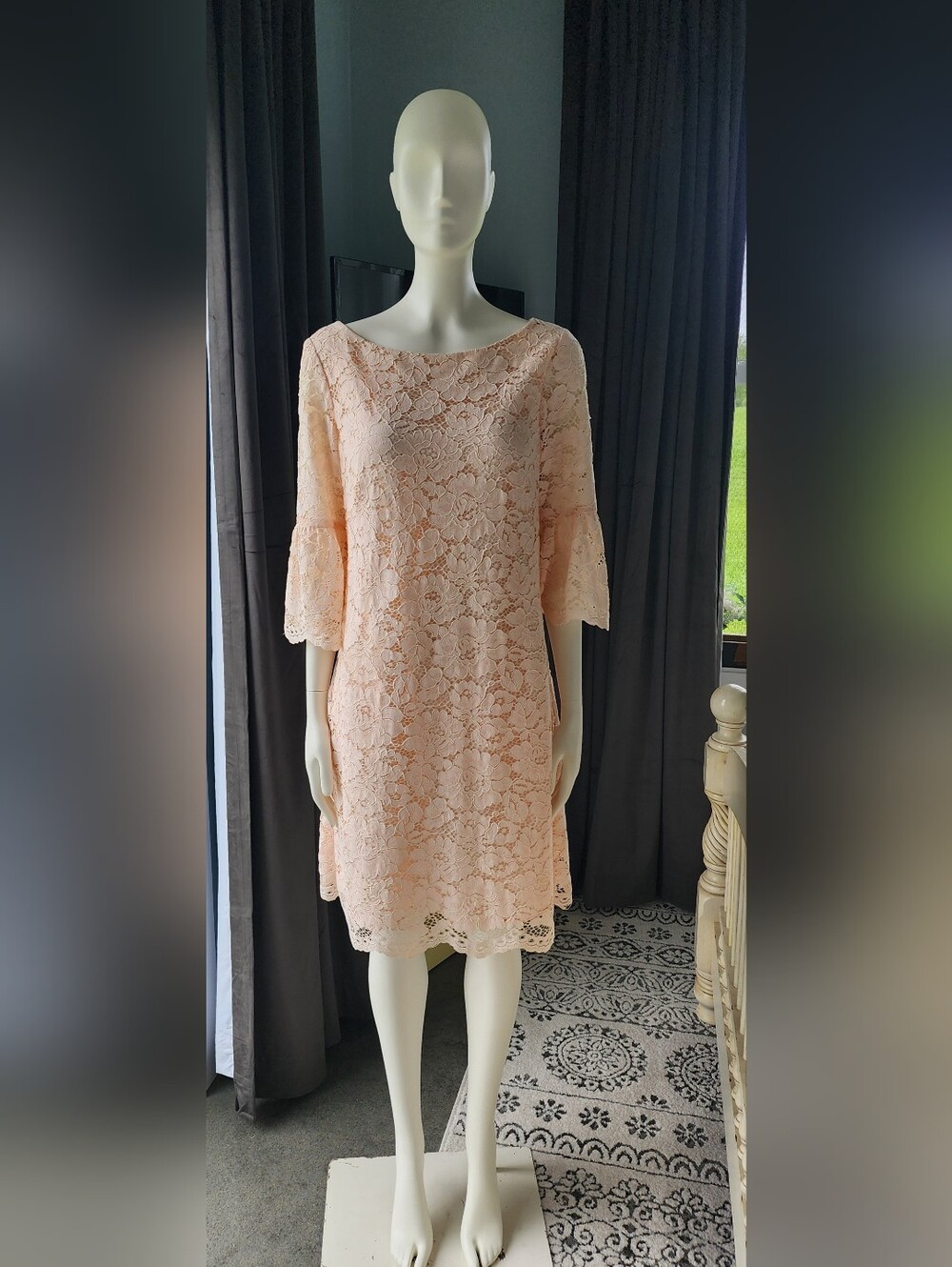 Vince Camuto Womens Sz 8 Lace Floral Flared Bell Sleeves Light Peach Shift Dress